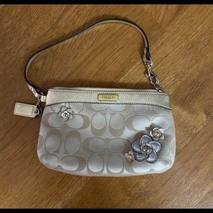 Purse / wristlet